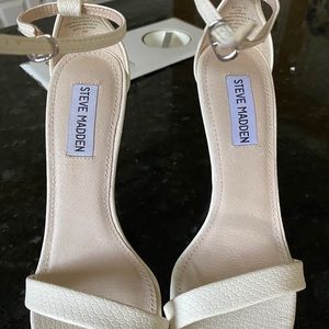 NWOT Steve Madden Stecy heels off white SZ 7